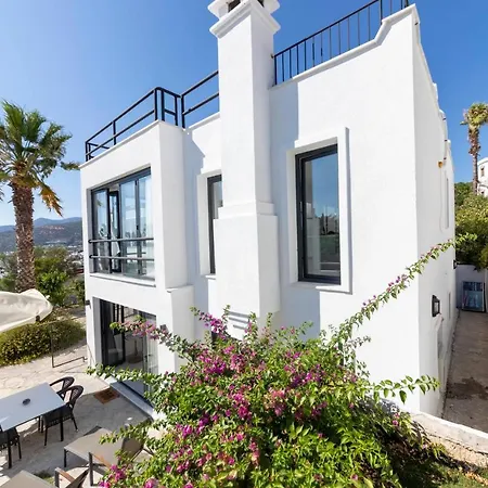 فيلة Modern With Garden And Terrace Near Beach In The Heart Of