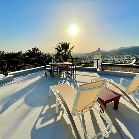 Modern With Garden And Terrace Near Beach In The Heart Of فيلة بودروم