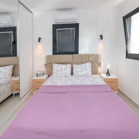 Modern With Garden And Terrace Near Beach In The Heart Of فيلة