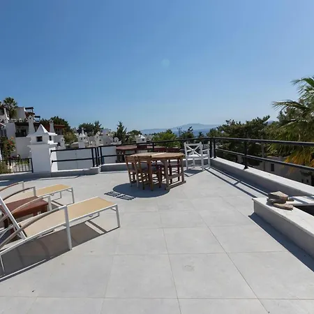 Modern With Garden And Terrace Near Beach In The Heart Of