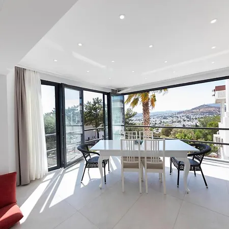 Villa Modern With Garden And Terrace Near Beach In The Heart Of Bodrum